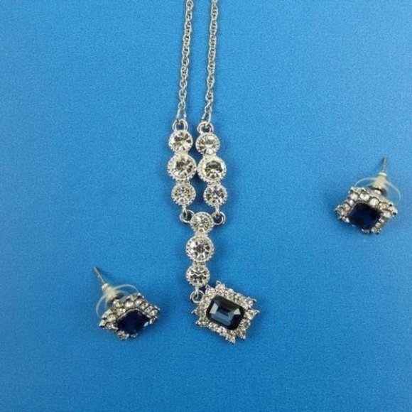 Silver-Tone Necklace & Stud Earrings Set, vintage, gifts - Picture 11 of 11